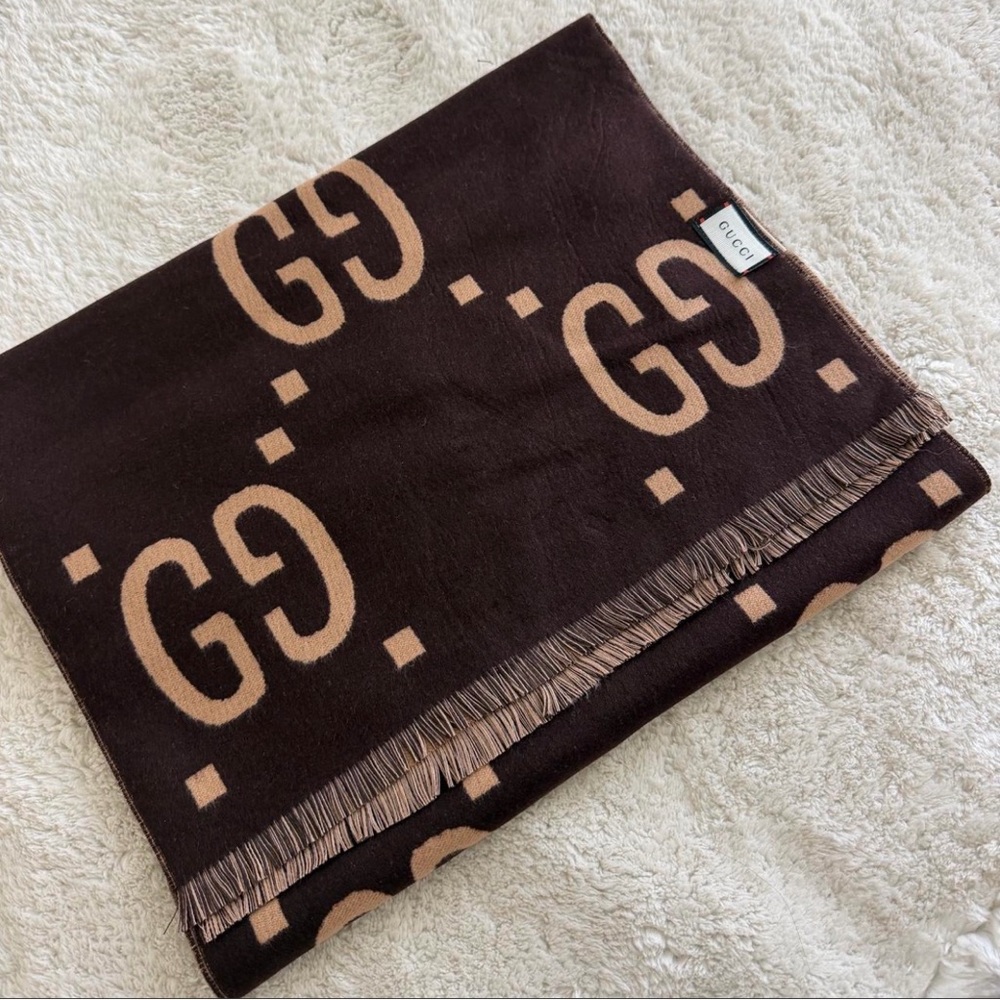Gucci Jacquard Wool Silk Scarf - Picture 2 of 6